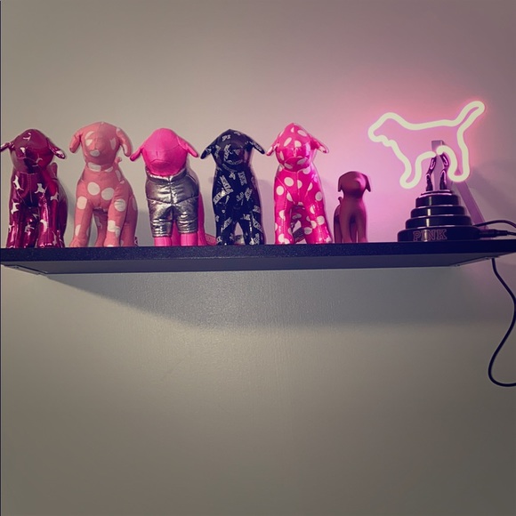 PINK Dogs 💖 - Picture 1 of 2